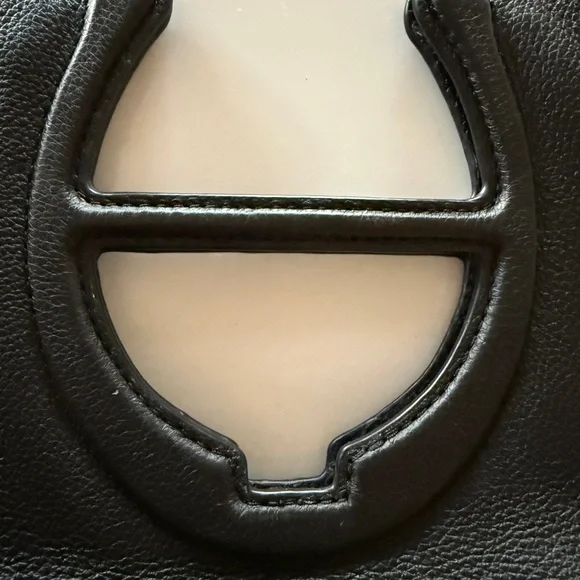 Etienne Aigner Black Clutch - Picture 5 of 13